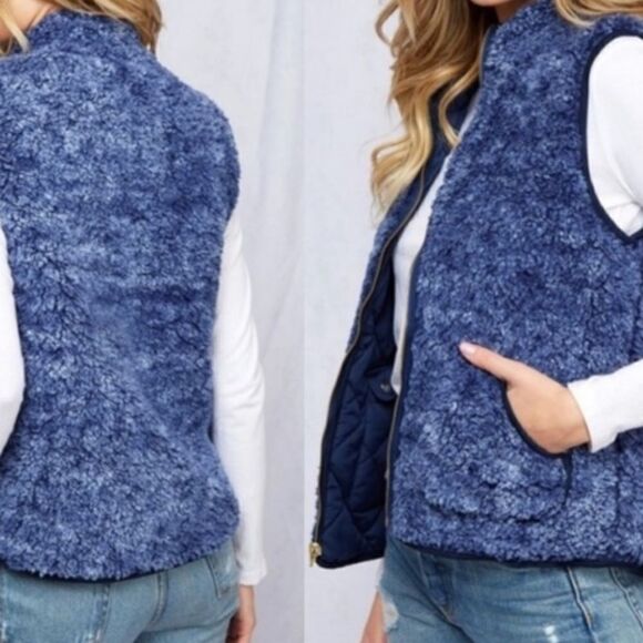 Reversible Sherpa Vest - Picture 7 of 16